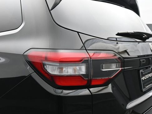 Certified 2025 Honda Pilot EX-L image 45
