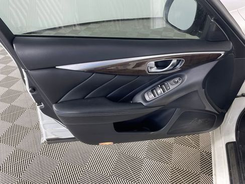 Used 2018 INFINITI Q50 Luxe RWD image 12