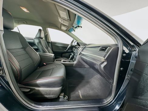 Used 2015 Toyota Camry SE image 29