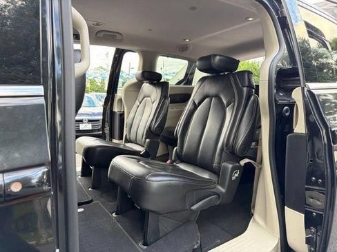 Used 2021 Chrysler Voyager Lxi FWD image 26