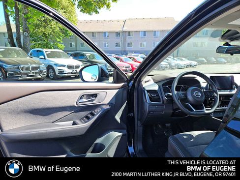 Used 2022 Nissan Rogue SV AWD/4WD image 23