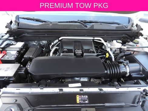 Used 2025 Chevrolet Colorado Z71 w/ Technology Package AWD/4WD image 18