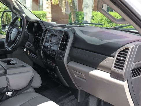 Used 2021 Ford F550 2WD Crew Cab Super Duty image 41