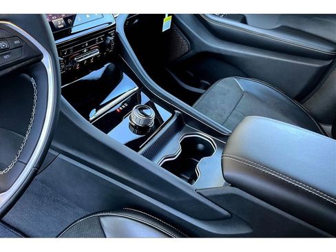 New 2025 Jeep Grand Cherokee L Altitude image 9