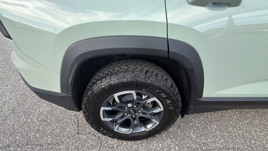 Used 2026 Chevrolet Equinox ACTIV FWD image 11
