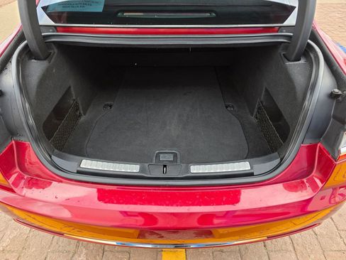 Used 2019 Lincoln Continental Select image 9