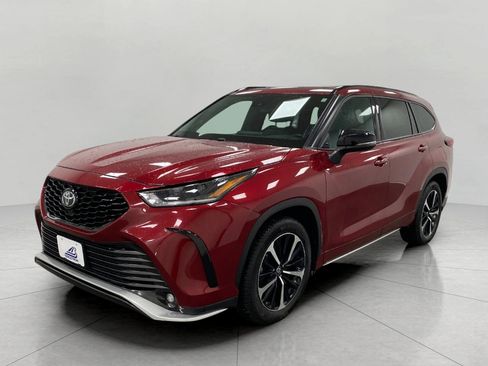 Used 2021 Toyota Highlander XSE image 11