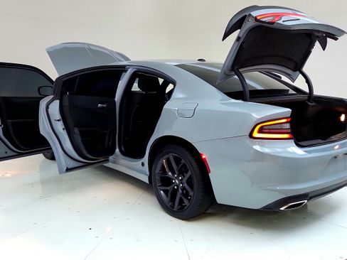 Used 2020 Dodge Charger SXT w/ Blacktop Package RWD image 11