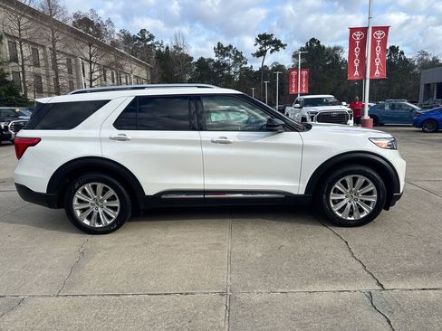 Used 2020 Ford Explorer Limited w/ Class III Trailer Tow Package image 8