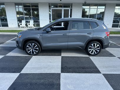 Used 2024 Volkswagen Taos SE w/ MDO Package