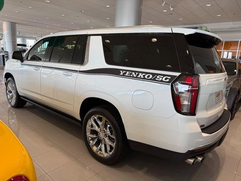 Used 2023 Chevrolet Suburban High Country image 3