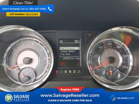 Used 2013 Chrysler Town & Country Touring FWD image 12