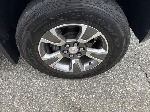 Used 2019 Chevrolet Colorado Z71 image 12