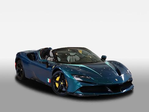 Certified 2022 Ferrari SF90 Spider AWD/4WD image 1