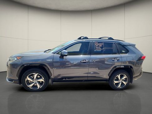 Used 2021 Toyota RAV4 SE w/ Weather & Moonroof Package AWD/4WD image 4