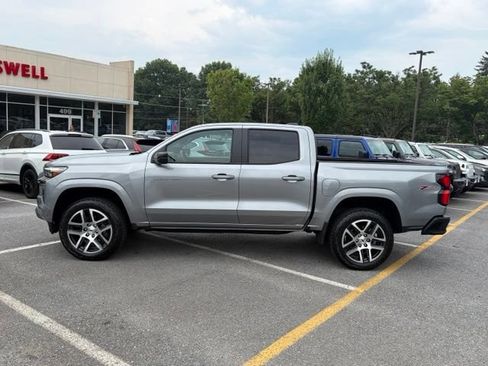 Used 2023 Chevrolet Colorado Z71 w/ Z71 Convenience Package 2 AWD/4WD image 2