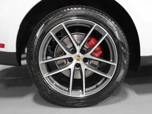 New 2026 Porsche Macan S image 13