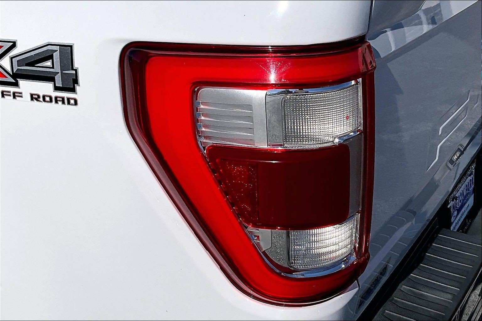 Used 2021 Ford F150 Lariat w/ FX4 Off-Road Package AWD/4WD image 24