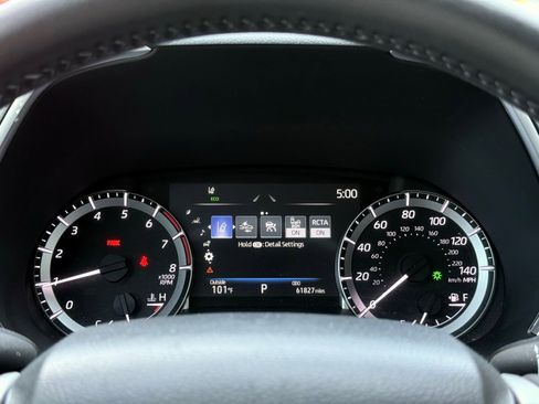 Used 2023 Toyota Highlander XLE image 38