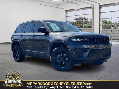 New 2025 Jeep Grand Cherokee Laredo image 1