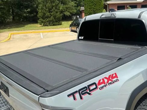 Used 2021 Toyota Tacoma TRD Off-Road AWD/4WD image 13