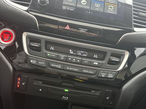 Used 2019 Honda Pilot Touring image 23