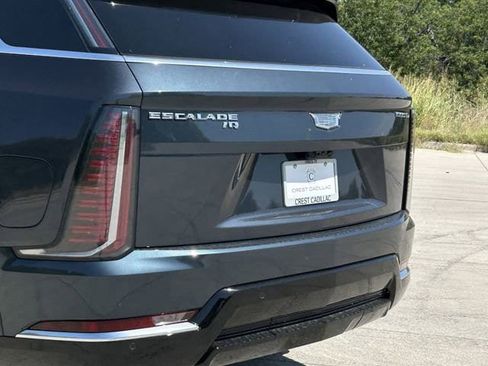 New 2026 Cadillac Escalade IQ Luxury 2 AWD/4WD image 8