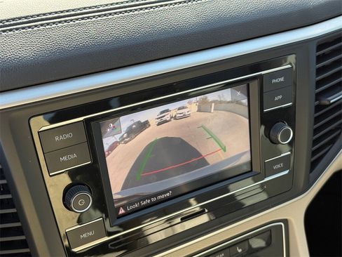Used 2023 Volkswagen Atlas SE image 19