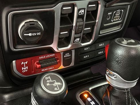 Used 2025 Jeep Wrangler Unlimited Sport AWD/4WD image 43