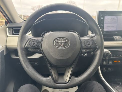 Certified 2019 Toyota RAV4 XLE w/ Convenience Package FWD image 12