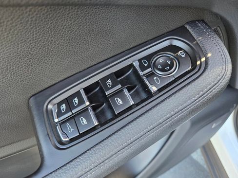 Used 2023 Porsche Macan Turbo AWD/4WD image 14
