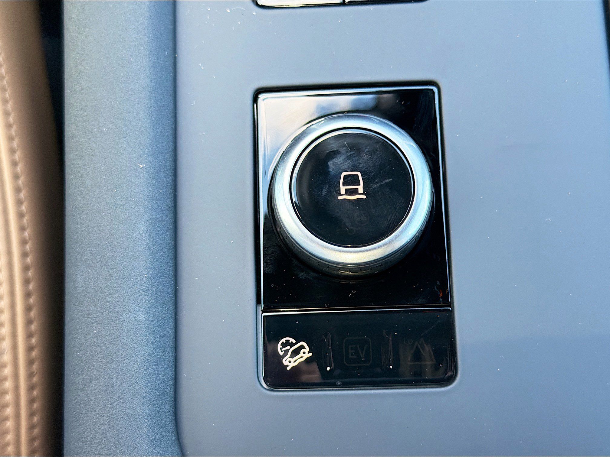 New 2026 Land Rover Discovery Limited Edition AWD/4WD image 48