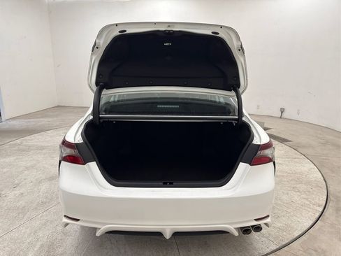 Used 2021 Toyota Camry SE image 13