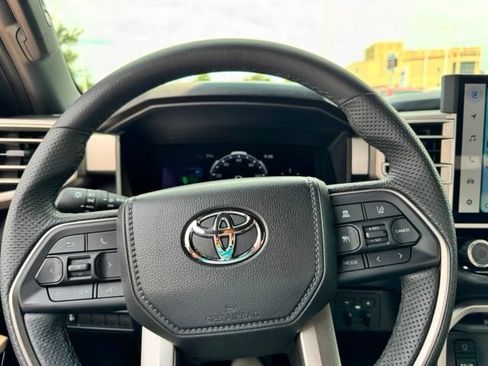 Used 2026 Toyota Tundra Limited AWD/4WD image 18