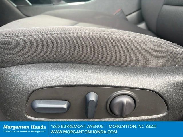 Used 2025 Chevrolet Malibu LT FWD image 13