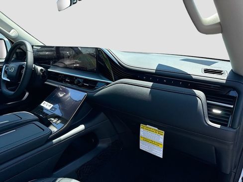 New 2026 INFINITI QX80 Luxe w/ Cargo Package AWD/4WD image 32