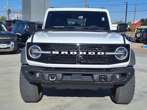 Used 2023 Ford Bronco Wildtrak image 2