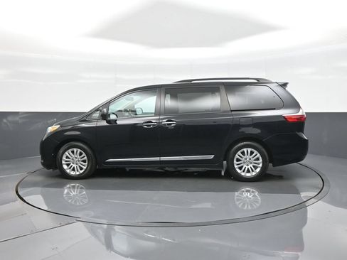 Certified 2017 Toyota Sienna XLE w/ XLE Navigation Package FWD image 4