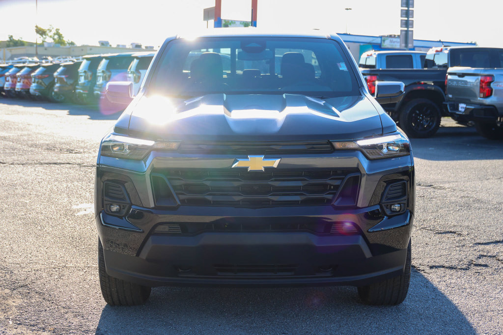 New 2026 Chevrolet Colorado LT w/ LT Convenience Package AWD/4WD image 2