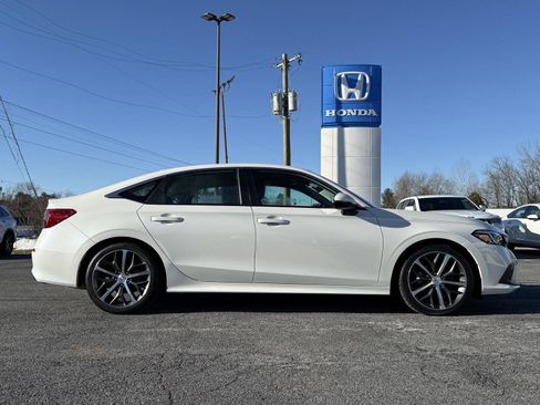 Certified 2023 Honda Civic Touring image 4