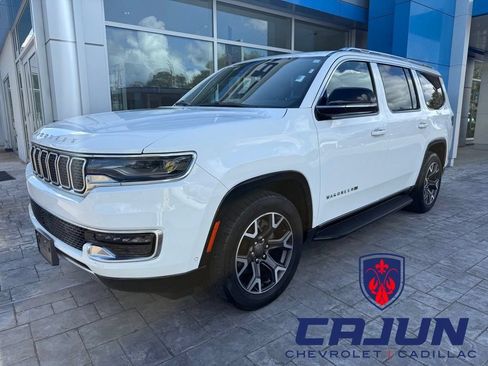 Used 2024 Jeep Wagoneer Series III AWD/4WD image 1