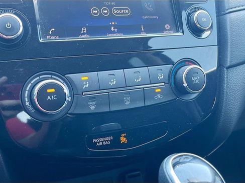 Used 2018 Nissan Rogue S AWD/4WD image 15