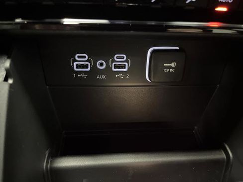 New 2025 Jeep Grand Cherokee Limited w/ Black Appearance Package image 24