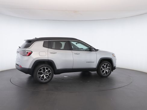 Used 2026 Jeep Compass Limited image 27
