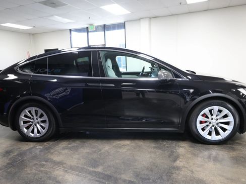 Used 2018 Tesla Model X P100D image 7