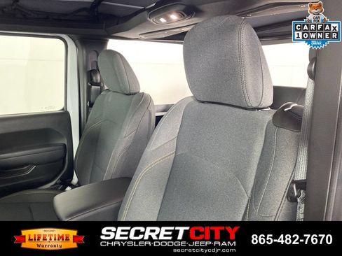 Used 2025 Jeep Wrangler Sport AWD/4WD image 10