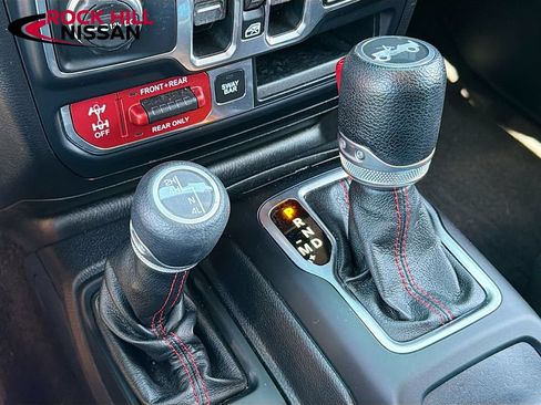 Used 2018 Jeep Wrangler Unlimited Rubicon AWD/4WD image 14