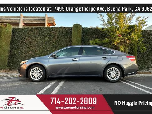 Used 2013 Toyota Avalon Limited w/ Technology Pkg FWD image 11