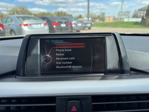 Used 2017 BMW 320i xDrive Sedan AWD/4WD image 36