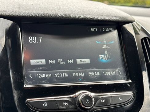Used 2017 Chevrolet Cruze Premier FWD image 17
